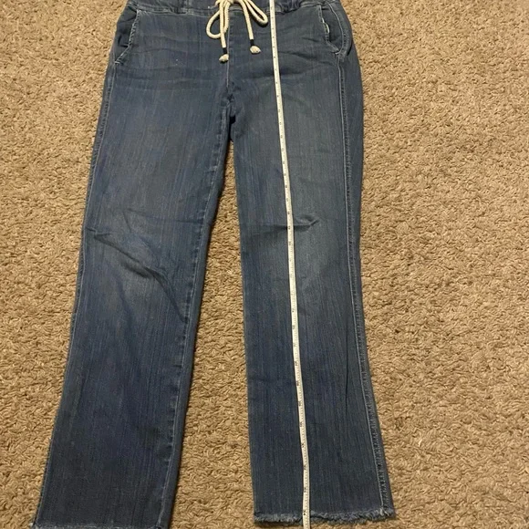 Lightweight denim cropped pants from NYDJ - Picture 4 of 8